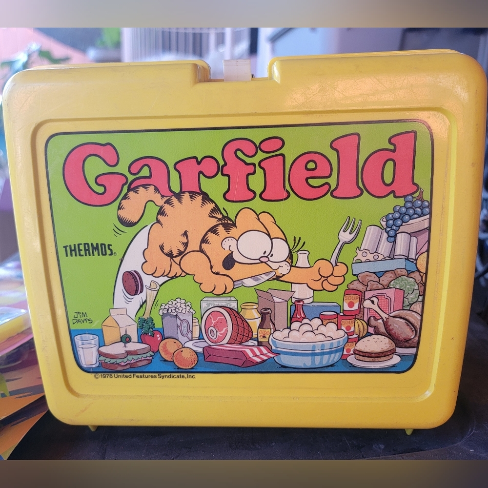 Garfield Yellow Lunch Box